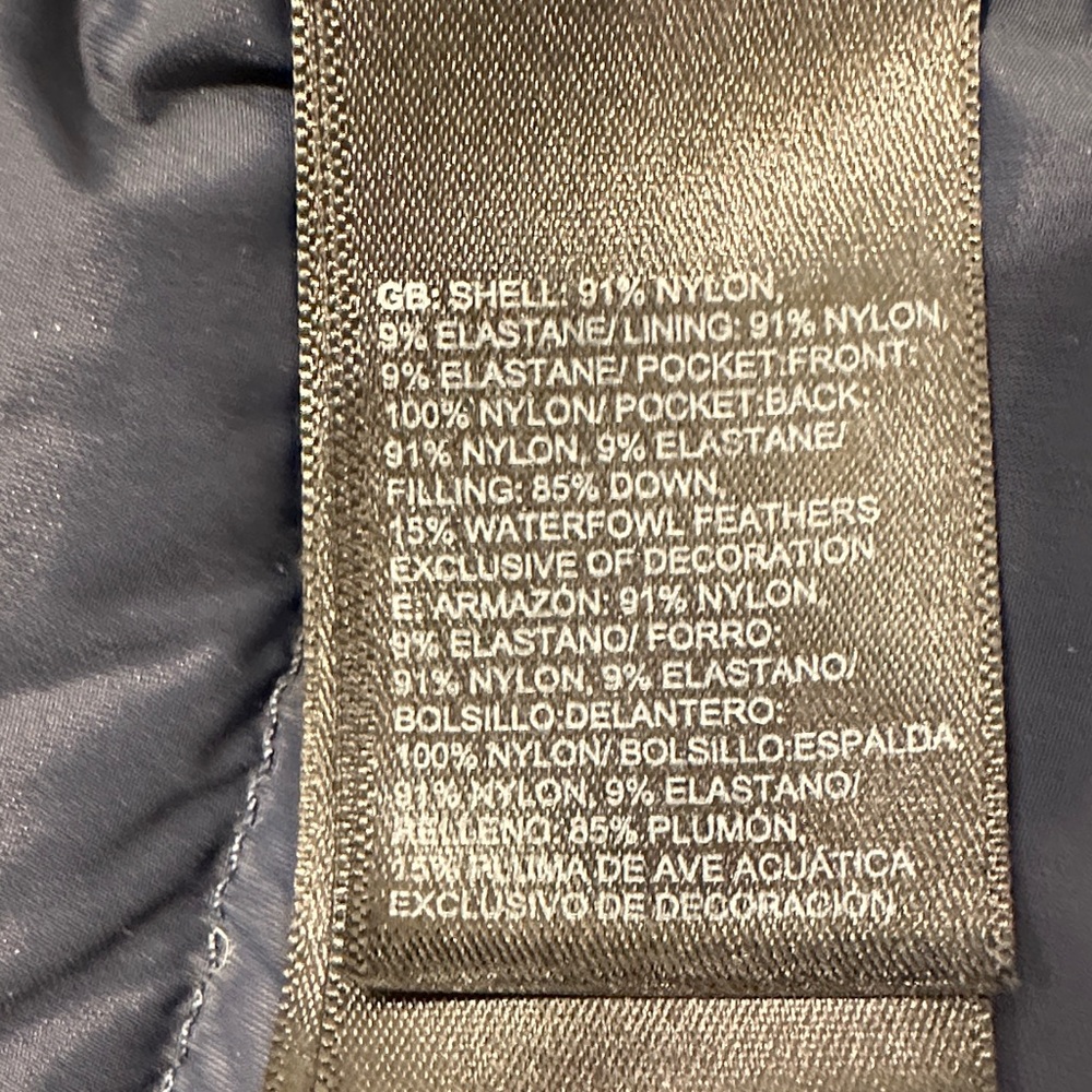 The North Face Women's Navy Quilted Down Puffer Jacket - Picture 6 of 7